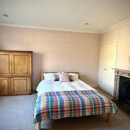 הוילה Large Georgian House In Heart Of אקסטר מראה חיצוני תמונה